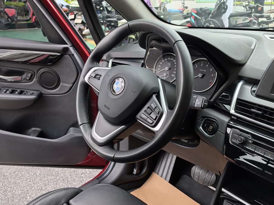 BMW 2 Series Tourer (Imported) 2014 immagine di auto #25