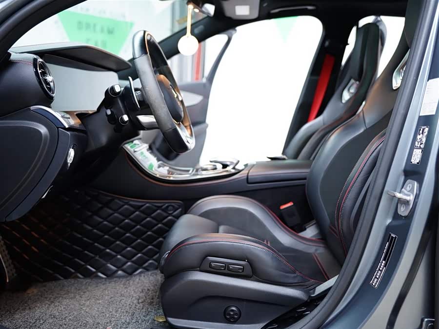 Mercedes-Benz E AMG 2018 immagine di auto #25