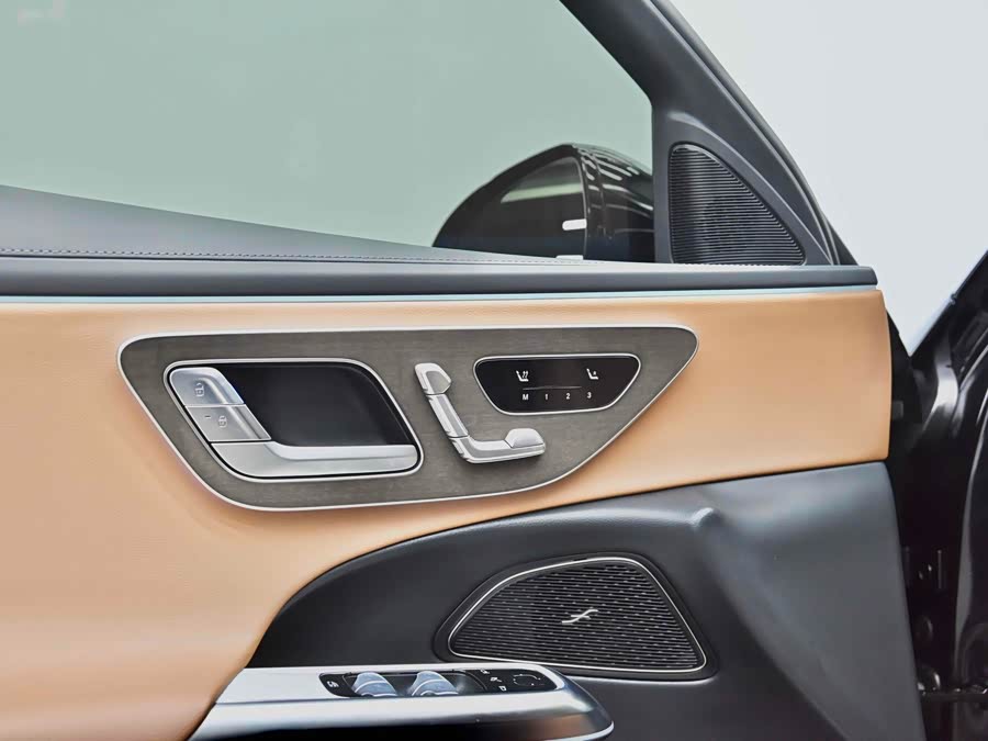 Mercedes-Benz E Class New Energy 2024 car image #25