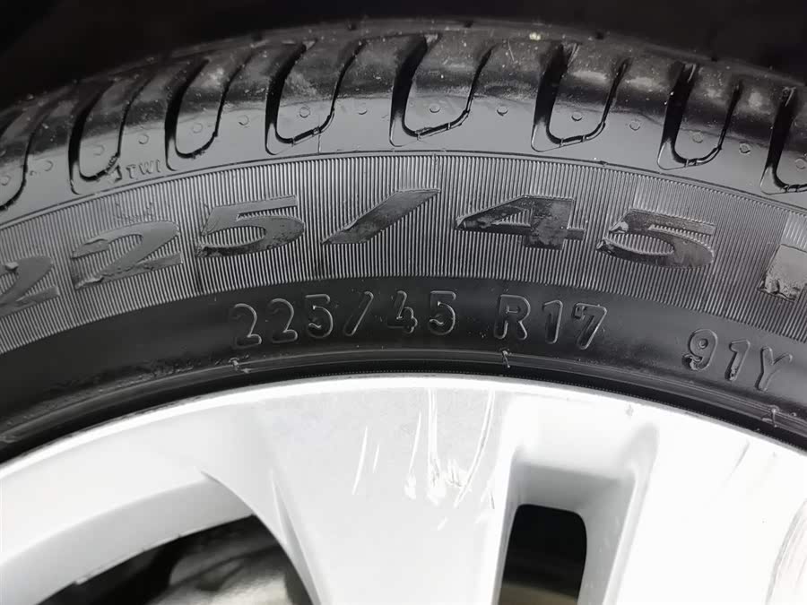 Mercedes-Benz B Class 2017 car image #25