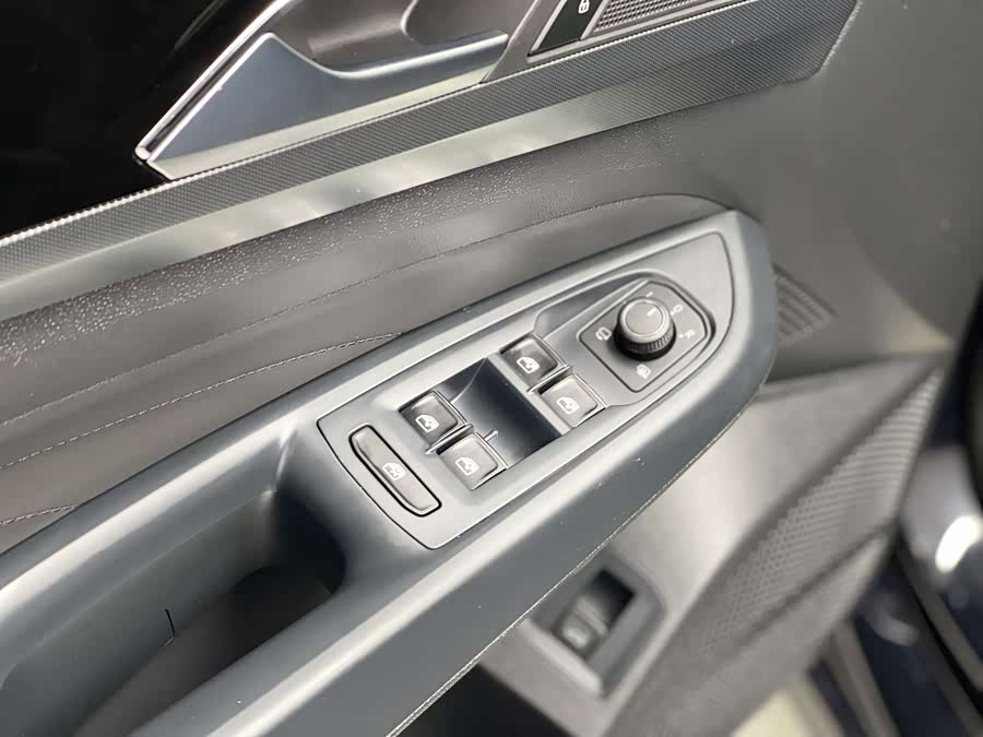 Volkswagen Passat 2022 car image #25