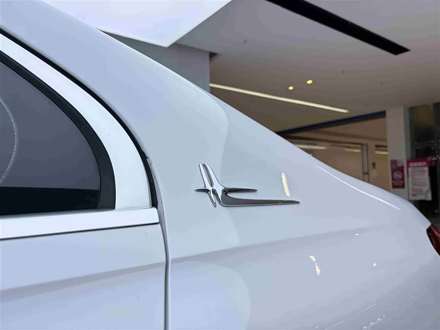 Mercedes-Benz C Class 2022 car image #25