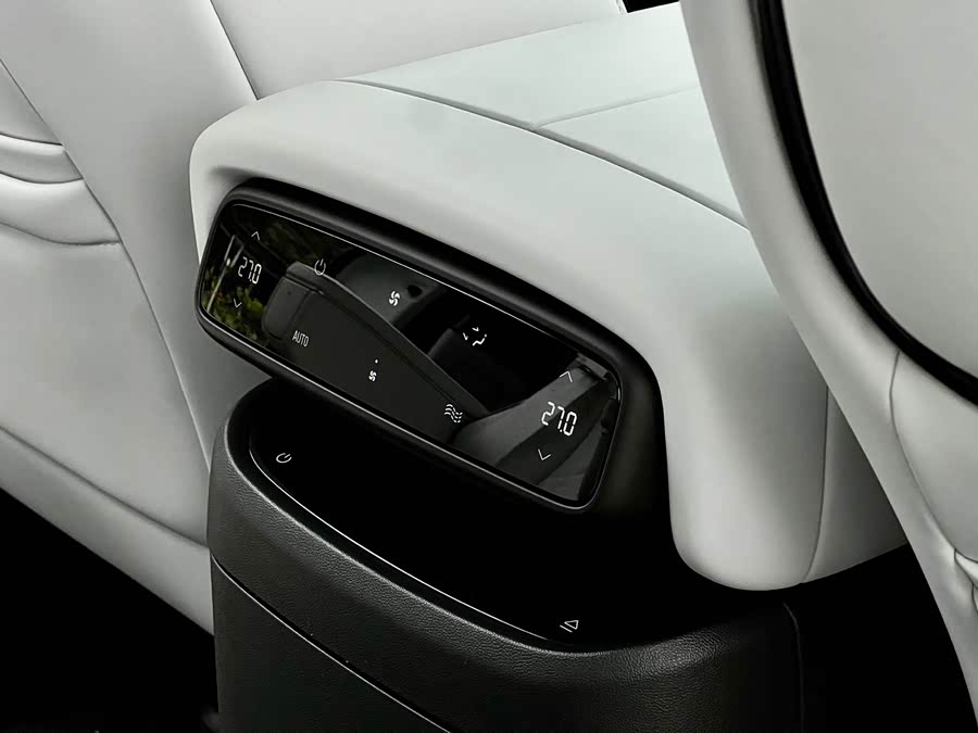 Xpeng X9 2024 immagine di auto #25