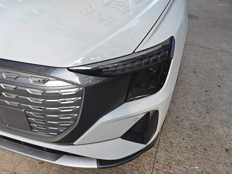 Audi Q5 e-tron 2023 #25 Audi Q5 e-tron 2023 صورة سيارة #25