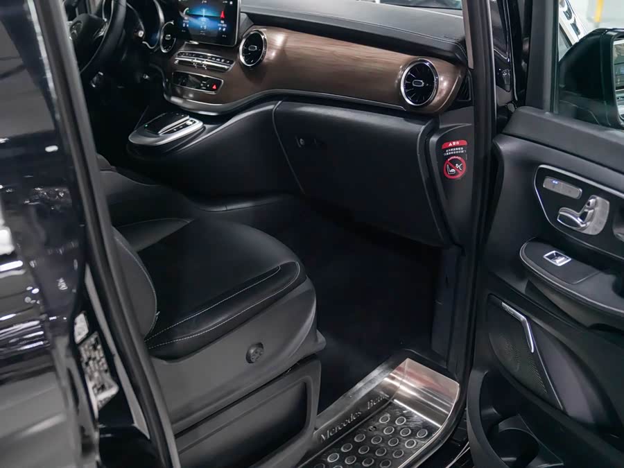 Mercedes-Benz V Class 2021 car image #25