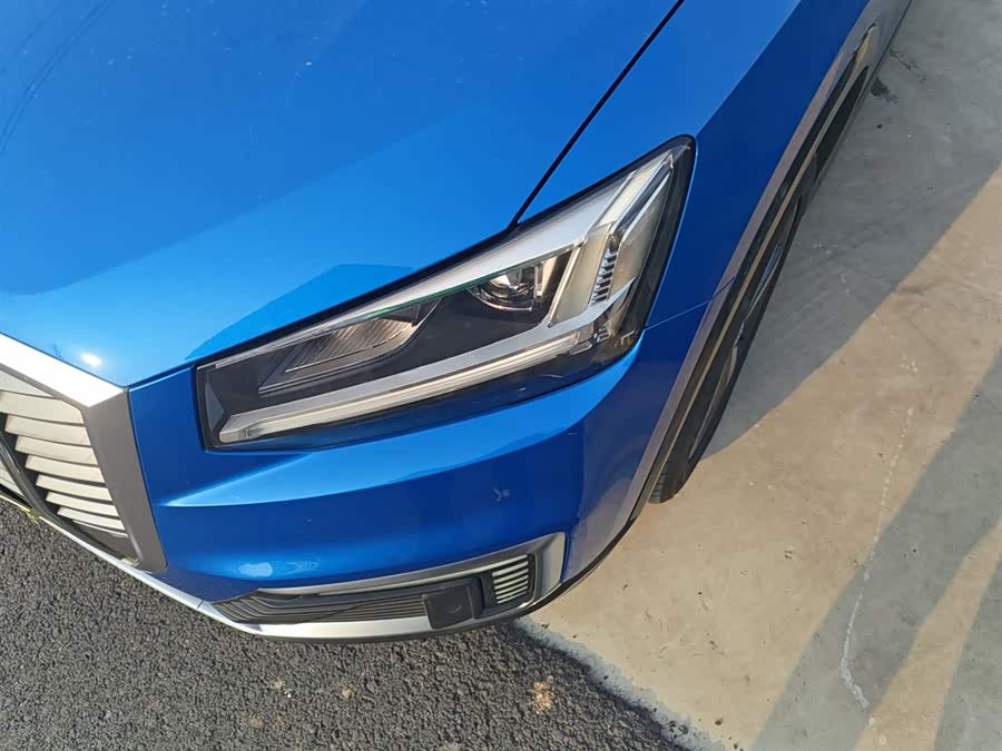 Audi Q2L e-tron 2020 #25 Audi Q2L e-tron 2020 car image #25