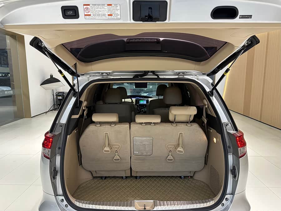 Toyota Previa 2016 car image #25