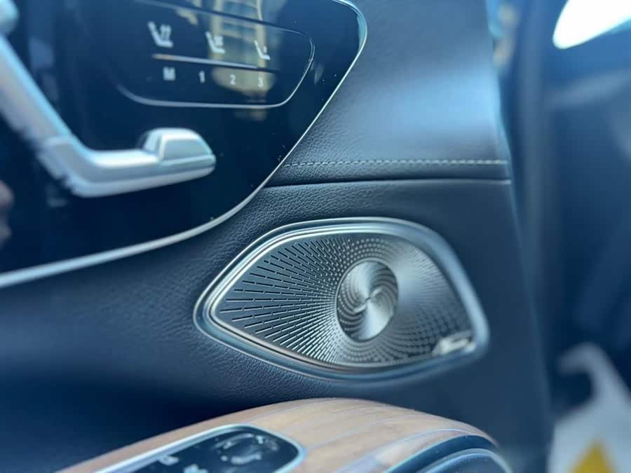 Mercedes-Benz EQS SUV 2023 car image #25