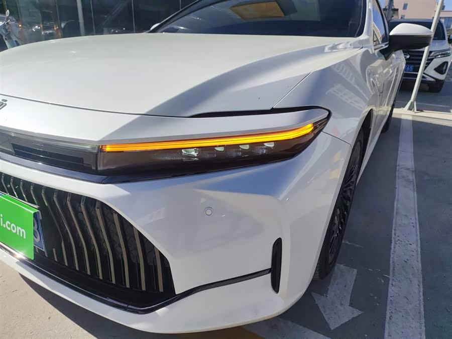 Toyota Crown 2024 immagine di auto #25