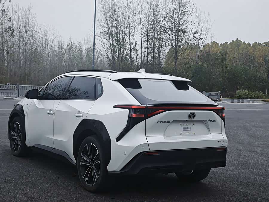 Toyota bZ4X 2022 immagine di auto #25