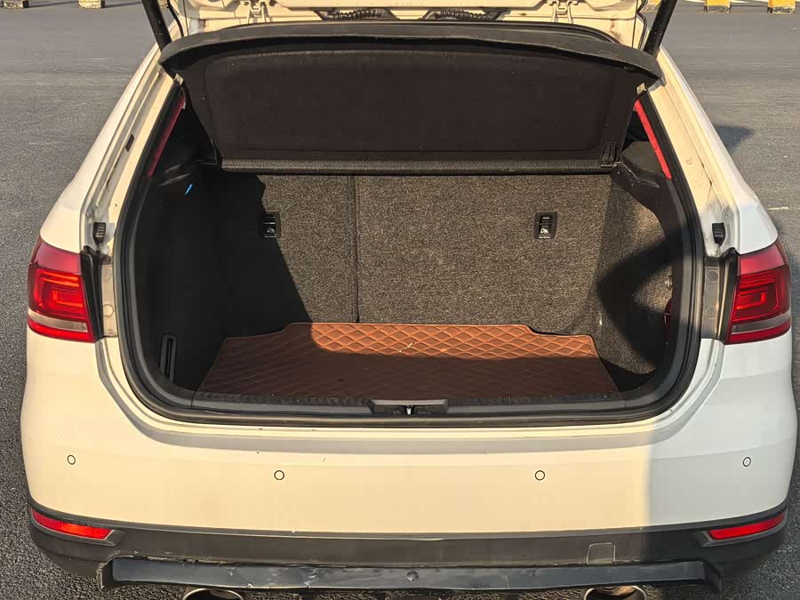 Volkswagen Cross Lavida 2014 immagine di auto #25