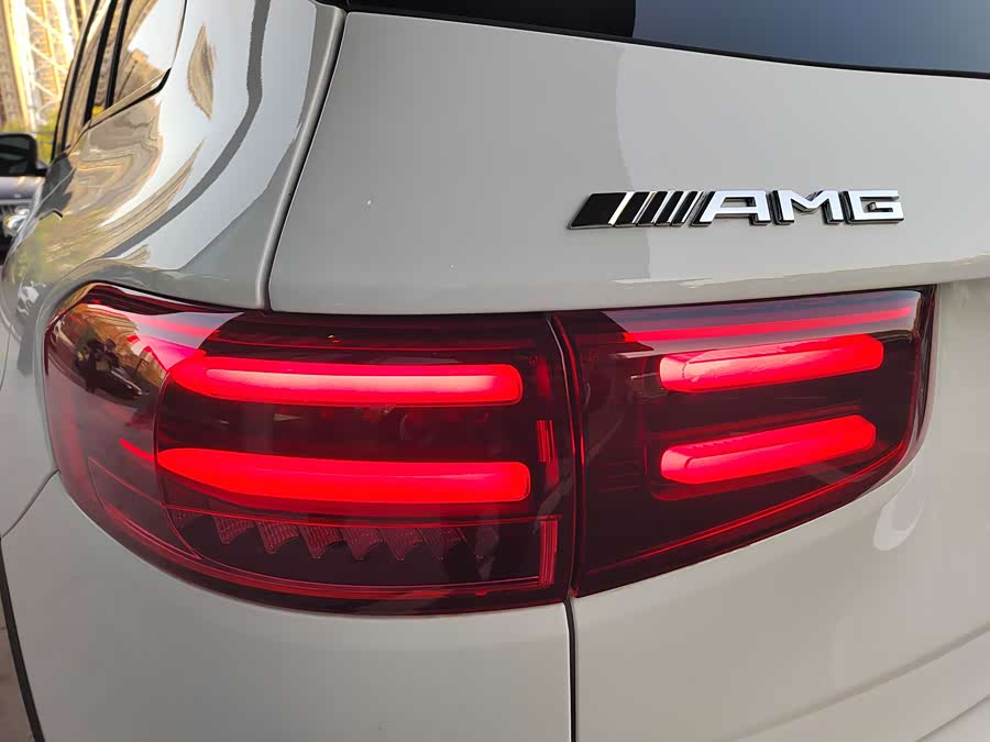 Mercedes-Benz GLB AMG 2025 imagen de coche #25