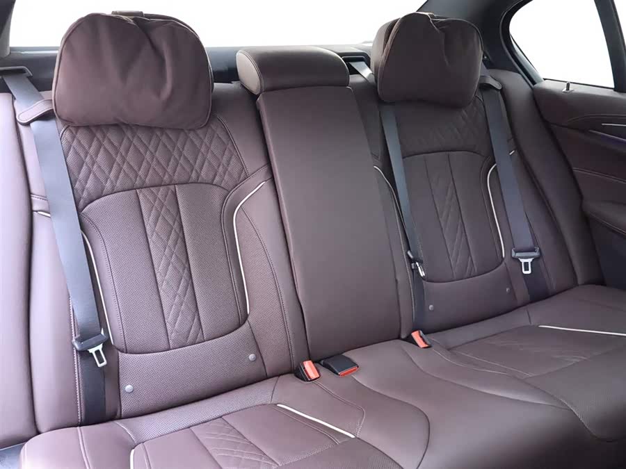 BMW 5 Series 2023 car image #25