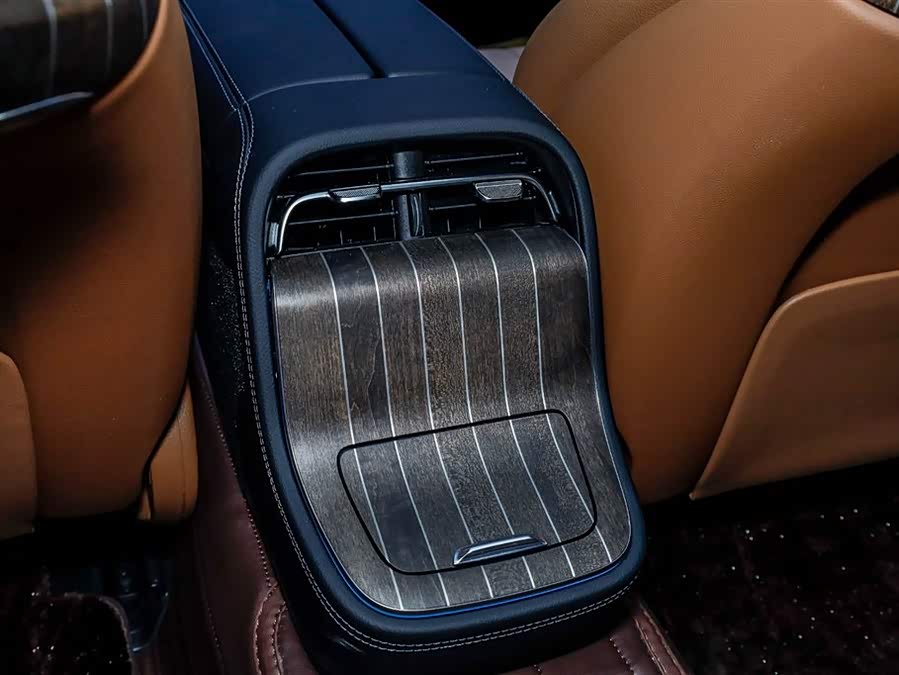 Mercedes-Benz E Class New Energy 2025 car image #25