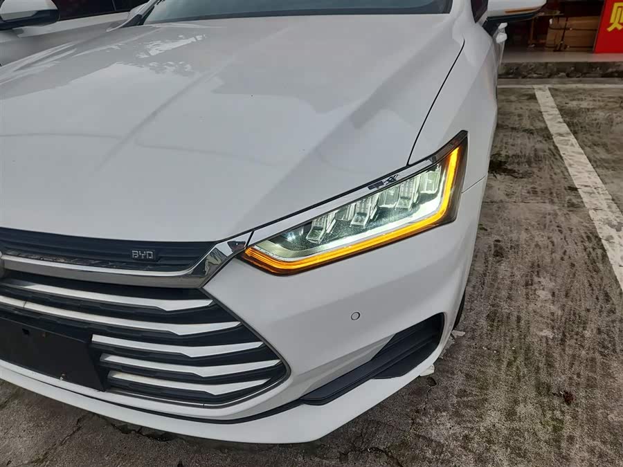 BYD Qin Pro 2020 immagine di auto #25