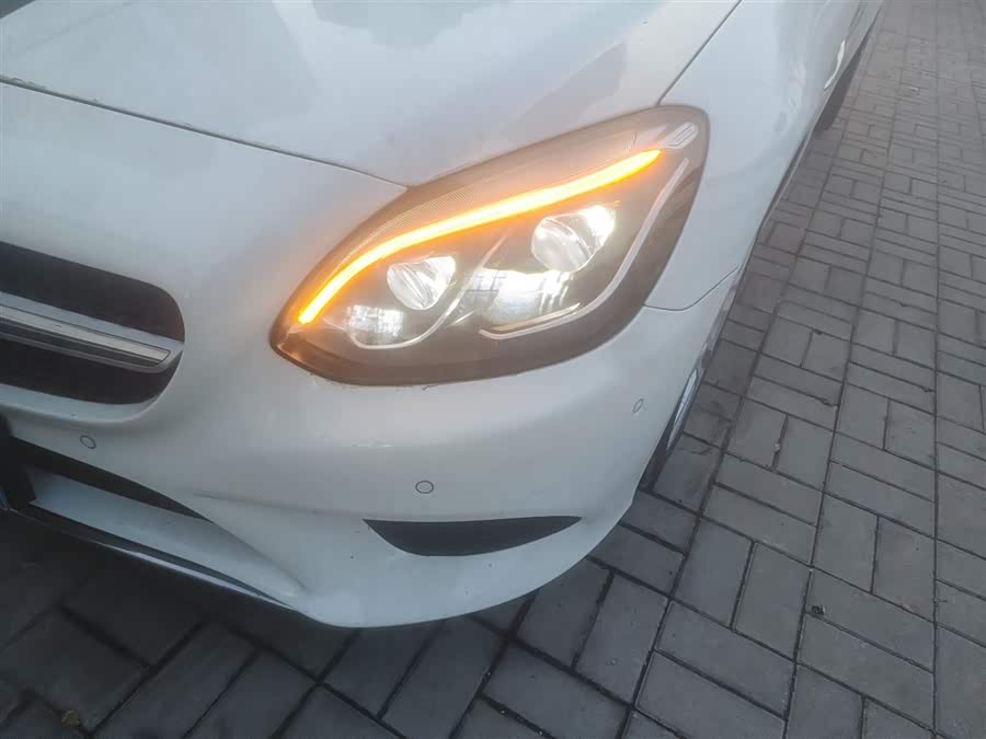 Mercedes-Benz SLC Class 2017 car image #25