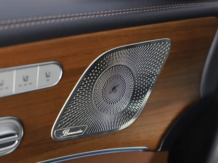 Mercedes-Benz GLS Class 2023 car image #25