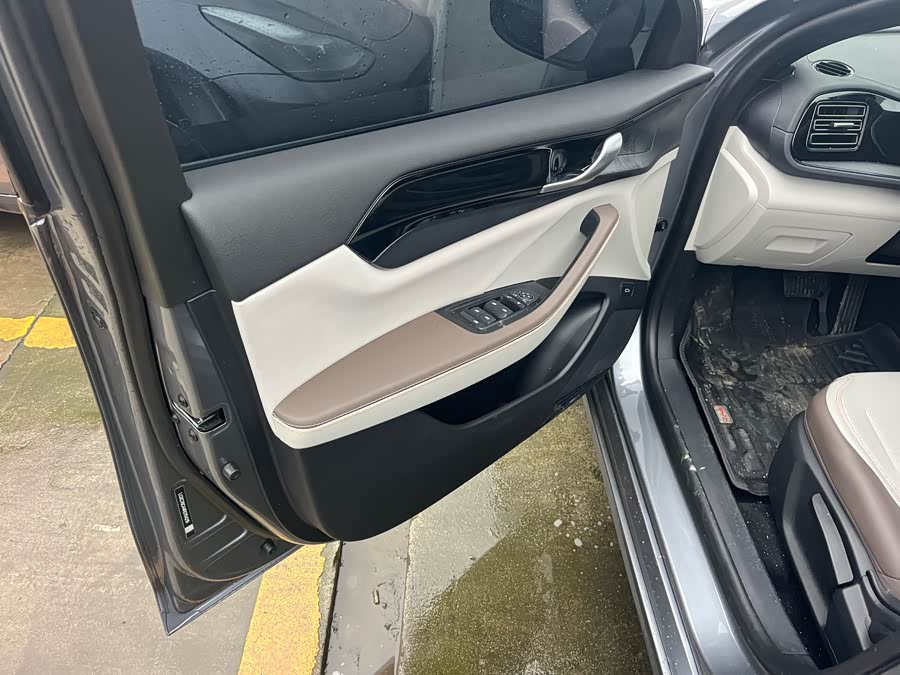 BYD Qin Plus 2024 #25 BYD Qin Plus 2024 car image #25