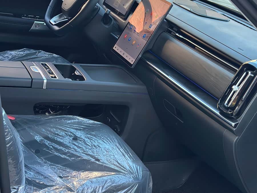 Chery Tiggo7 C-DM car image #25