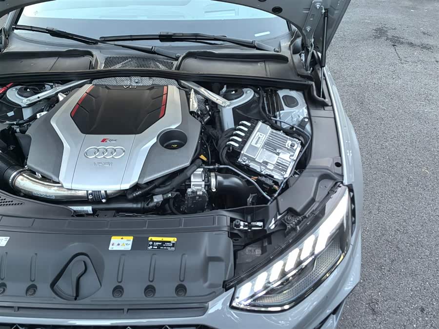 Audi RS 4 2023 immagine di auto #25