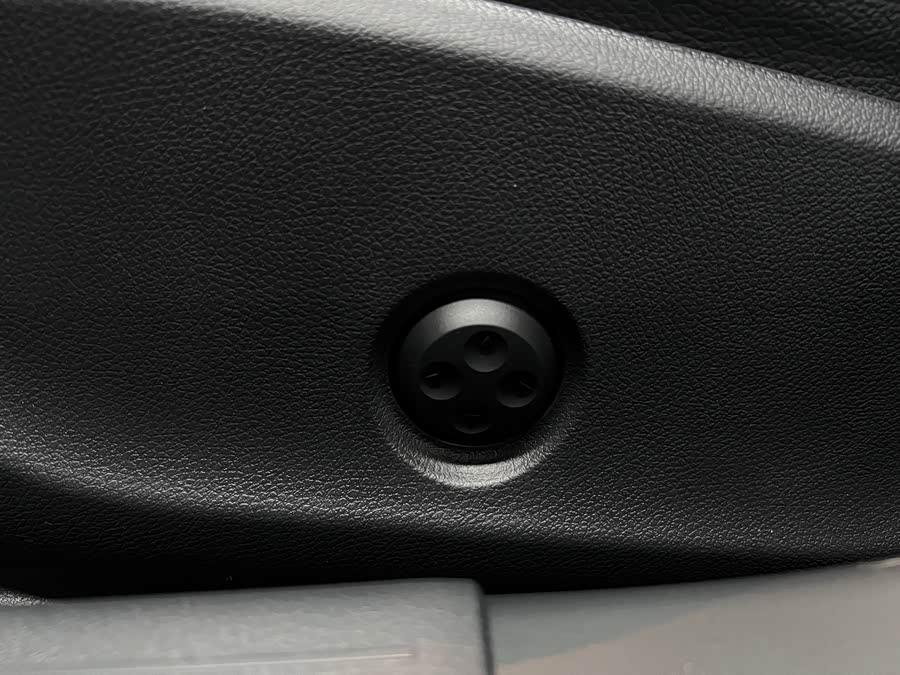 Mercedes-Benz GLA Class 2018 #25 Mercedes-Benz GLA Class 2018 car image #25