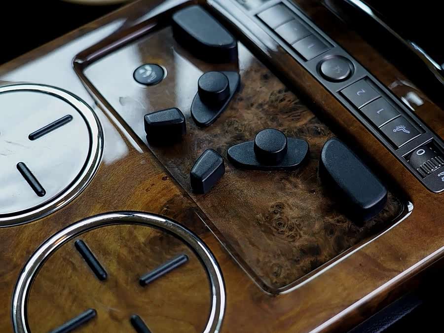 Volkswagen Pheaton 2012 immagine di auto #25