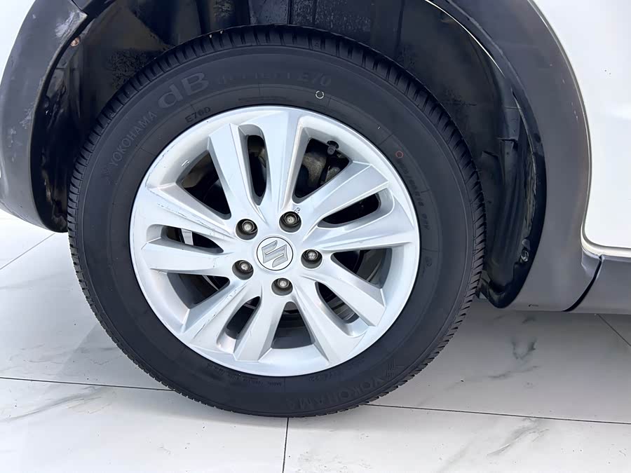 铃木 天语 SX4 2013 汽车图片 #25