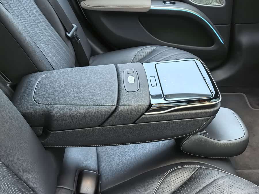 Mercedes-Benz EQS Class 2023 car image #25