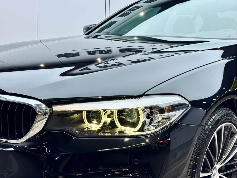 BMW 5 Series 2019 image de voiture #25