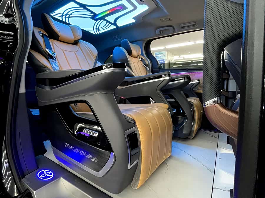 Toyota Granvia 2024 car image #25