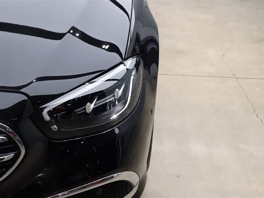 Mercedes-Benz V Class 2020 car image #25