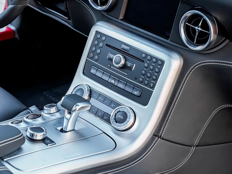 Mercedes-Benz SLS AMG 2014 car image #25