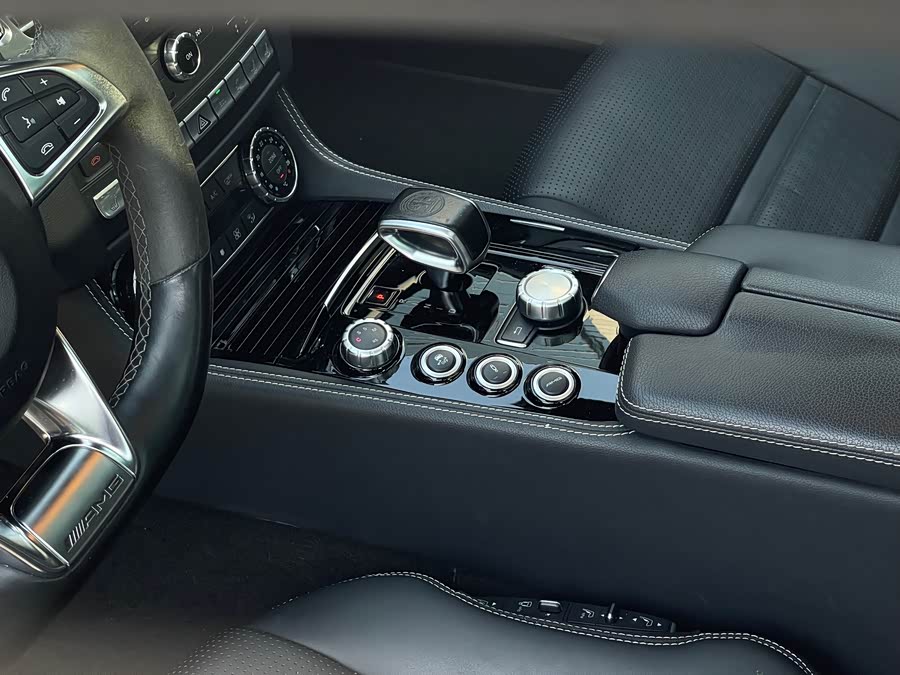 Mercedes-Benz CLS AMG 2015 car image #25