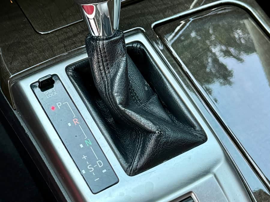 Toyota Reiz 2014 immagine di auto #25