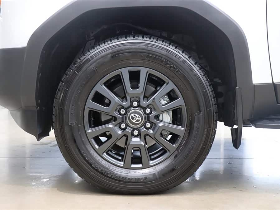 丰田 普拉多 2025 汽车图片 #25