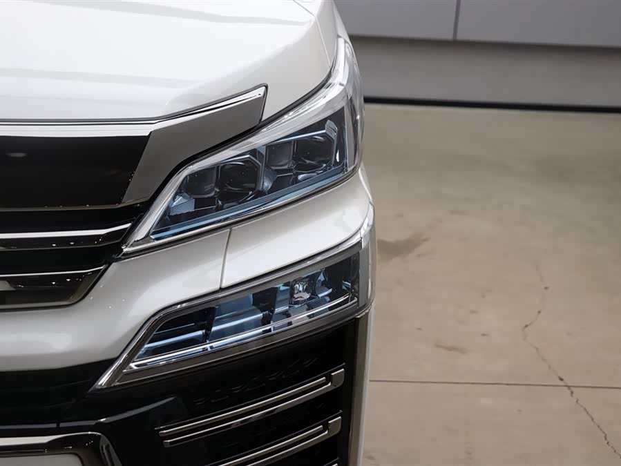 Toyota Vellfire 2023 #25 Toyota Vellfire 2023 صورة سيارة #25