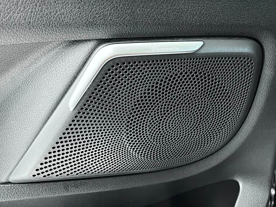 Mercedes-Benz V Class 2022 car image #25