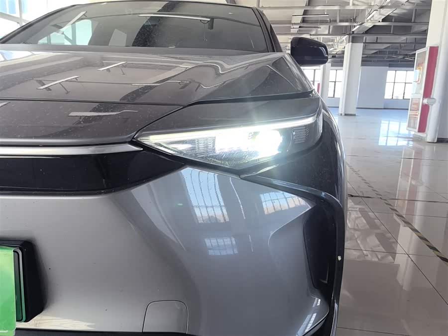 Toyota bZ4X 2022 immagine di auto #25