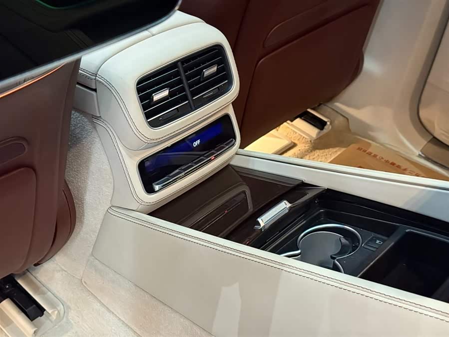 Mercedes-Benz Maybach GLS 2023 car image #25