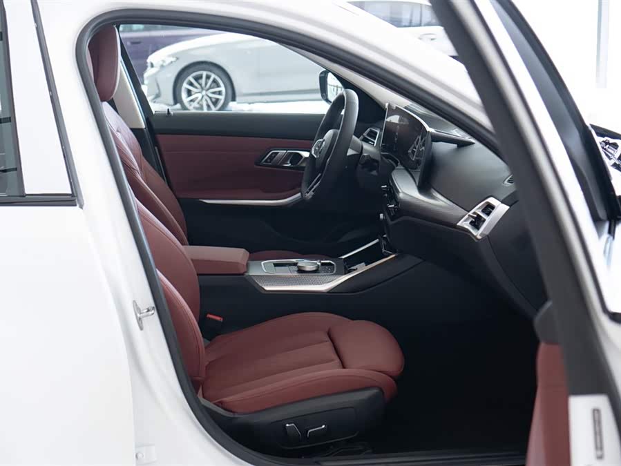 BMW i3 2025 car image #25
