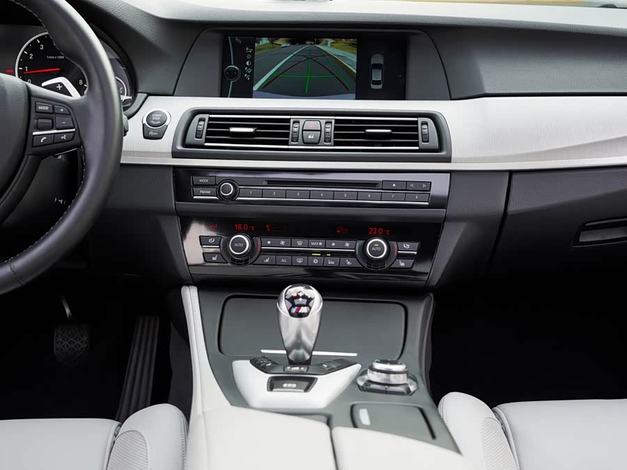 BMW M5 2012 #25 BMW M5 2012 car image #25