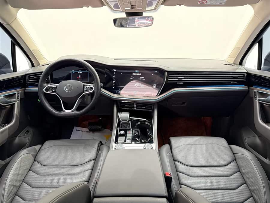 Volkswagen Touareg 2023 immagine di auto #25