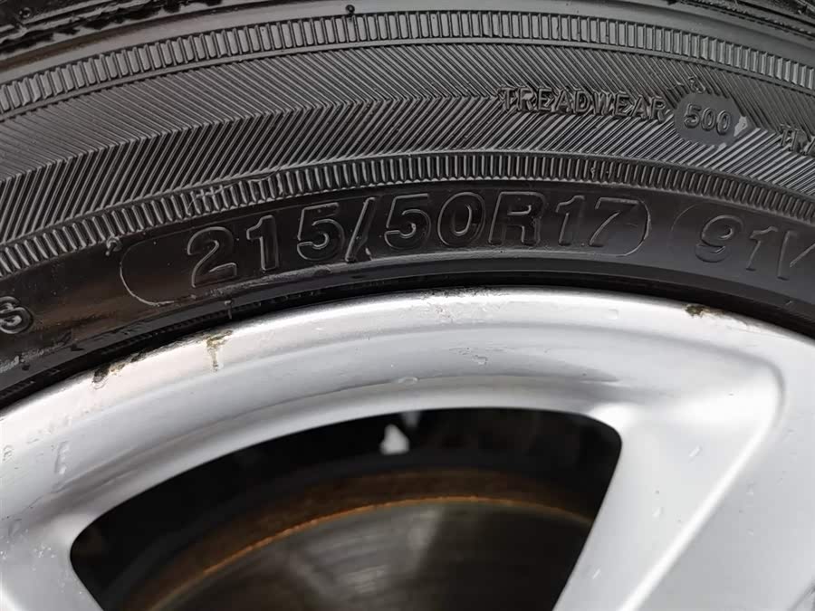 2015 car image #25