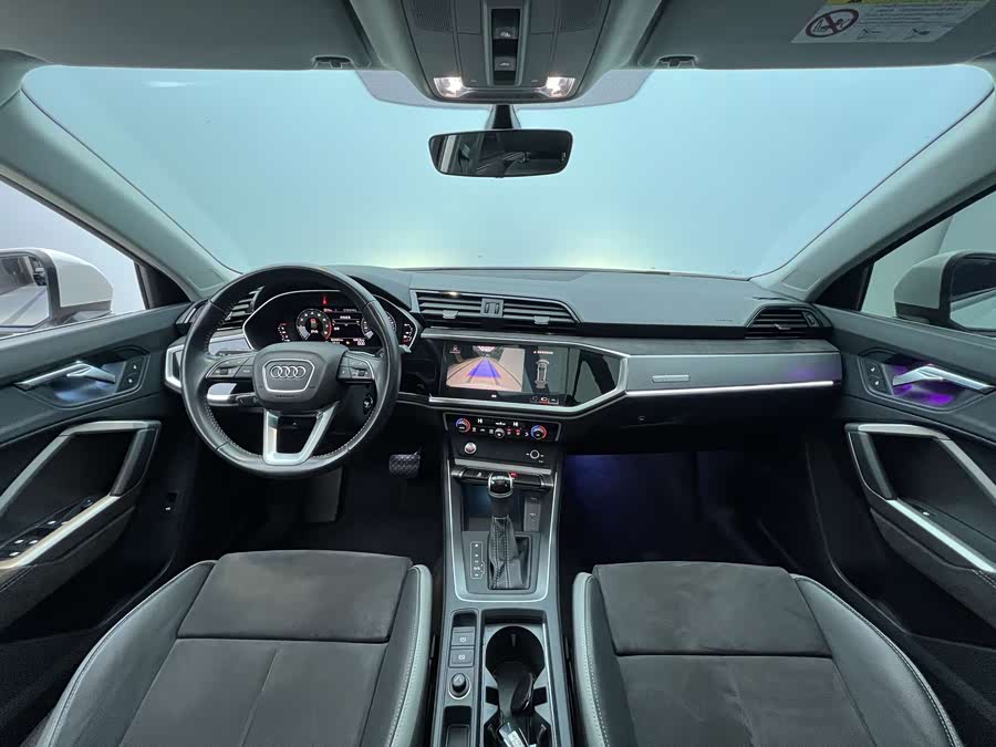 Audi Q3 2022 car image #25