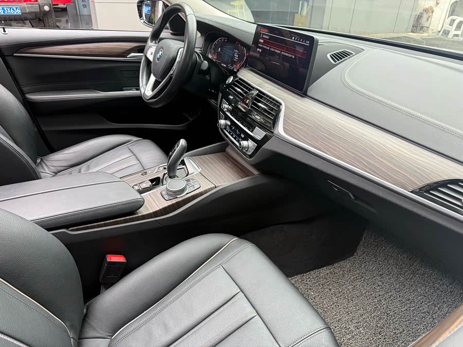 BMW 6 Series GT 2021 car image #25