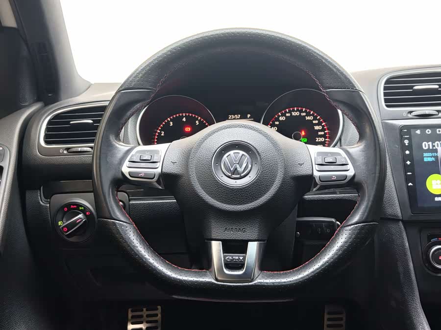 Volkswagen GolfGTI 2011 #25 Volkswagen GolfGTI 2011 car image #25