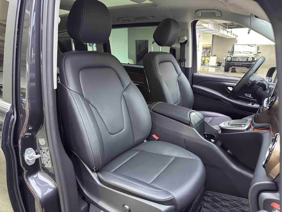 Mercedes-Benz V Class 2020 car image #25