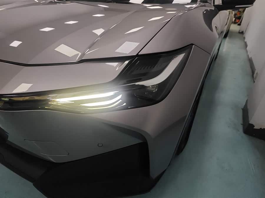 Toyota bZ3 2023 immagine di auto #25