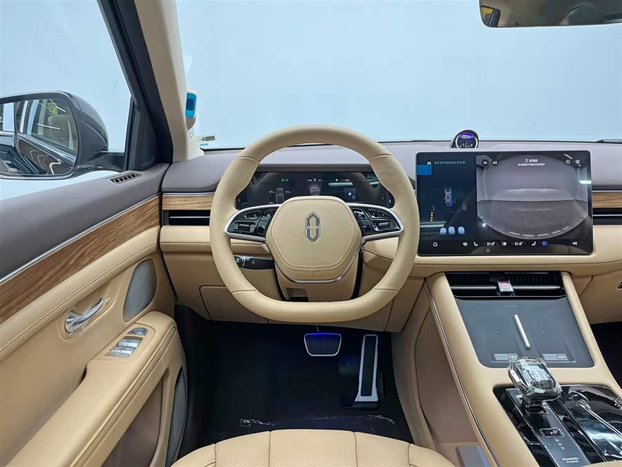 2025 car image #25