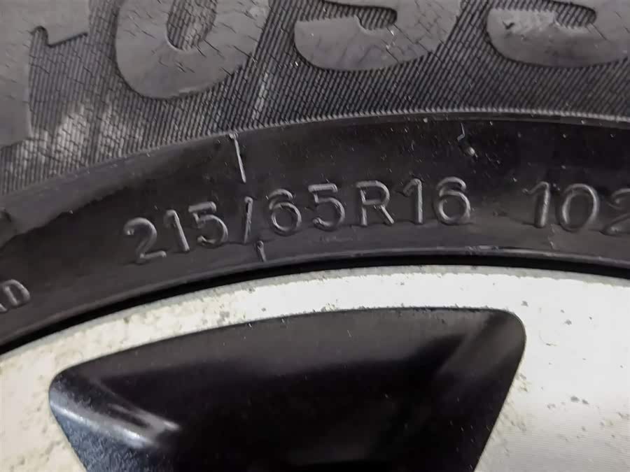 Forthing JOYEAR X3 2016 изображение автомобиля #25